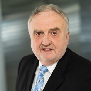 Dr. Axel Horstmann